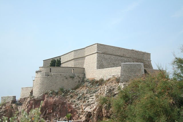 Fichier:Sete fort Saint-Pierre 2.JPG — Wikipédia