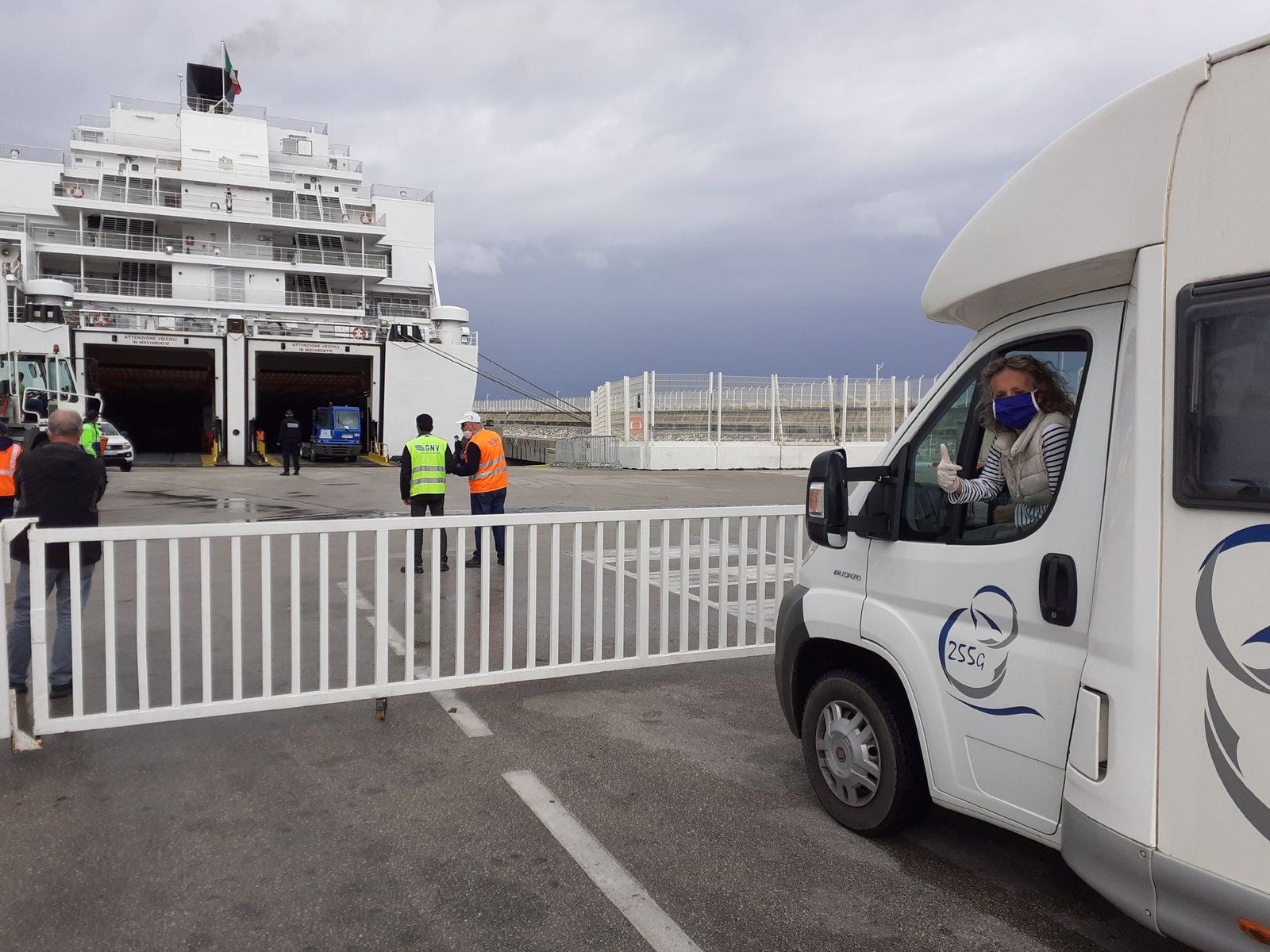 découvrez notre guide complet sur les bateaux reliant tanger à sète. informez-vous sur les différentes options de cabine, les services à bord et les conseils pratiques pour un voyage agréable entre ces deux magnifiques destinations.