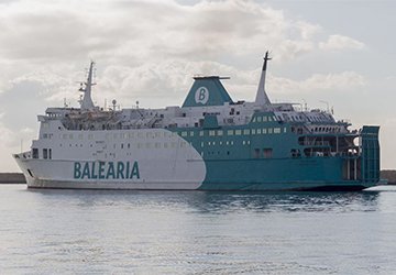 réservez votre billet pour le ferry algeciras-tanger et découvrez la magie du maroc en quelques heures. profitez d'un trajet confortable et rapide entre l'espagne et le nord du maroc, avec des vues imprenables sur le détroit de gibraltar. idéal pour un weekend ou une escapade culturelle.